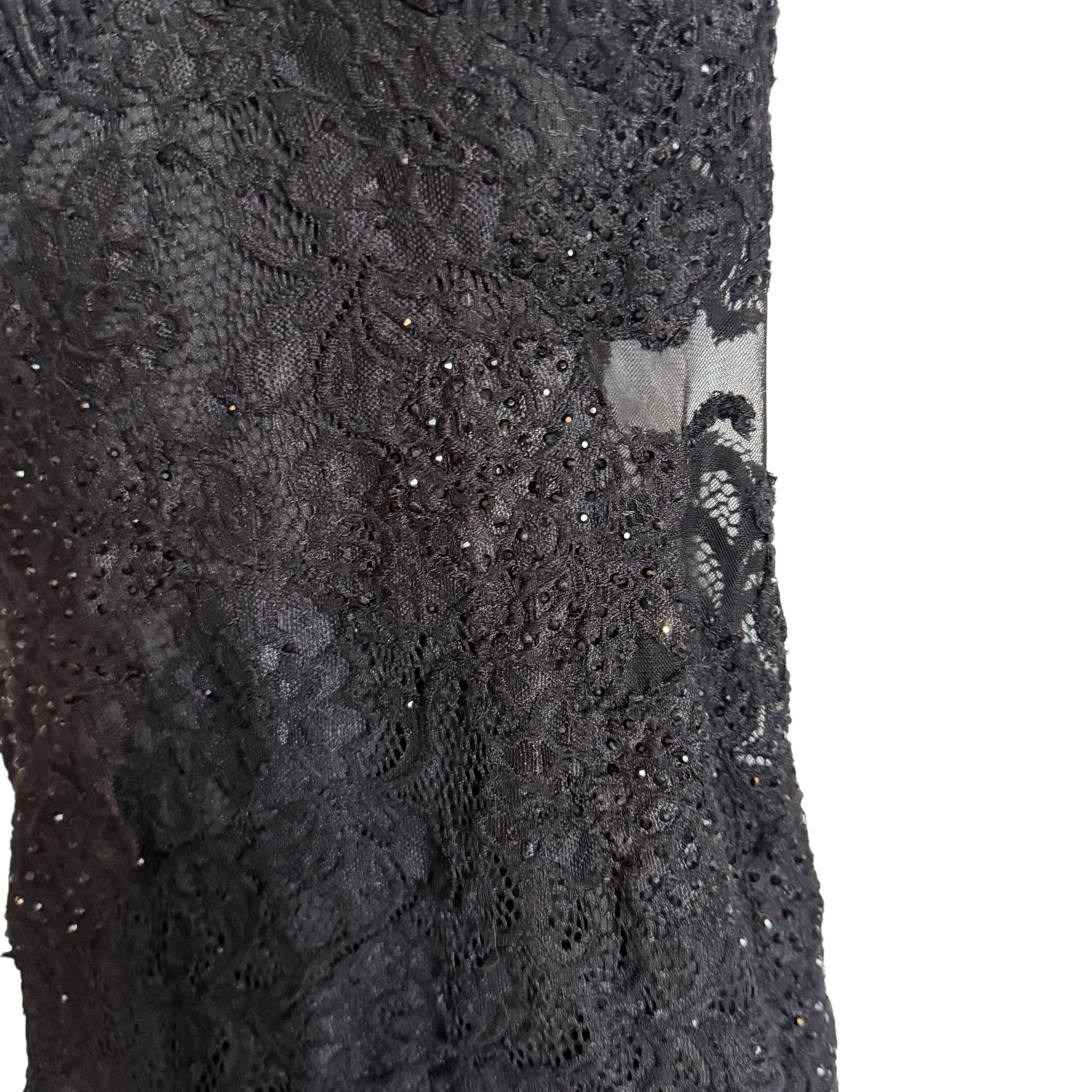 La Femme Black Beaded Lace Open Tie Back V-Neck Mermaid Prom Formal Gown 0 — image 4 of 8